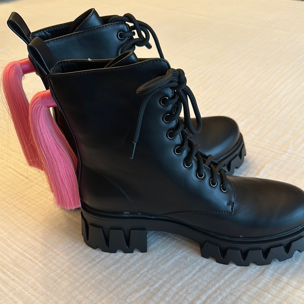 NIB Dolls Kill Koi Footwear Sweet Exclusive Hair Combat Boots